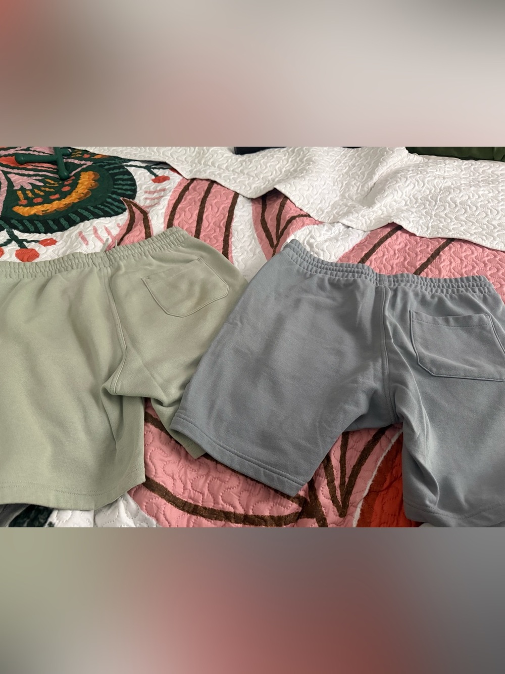 H&M Mens Pull-On Shorts in Sage Green and Slate - Picture 4 of 5